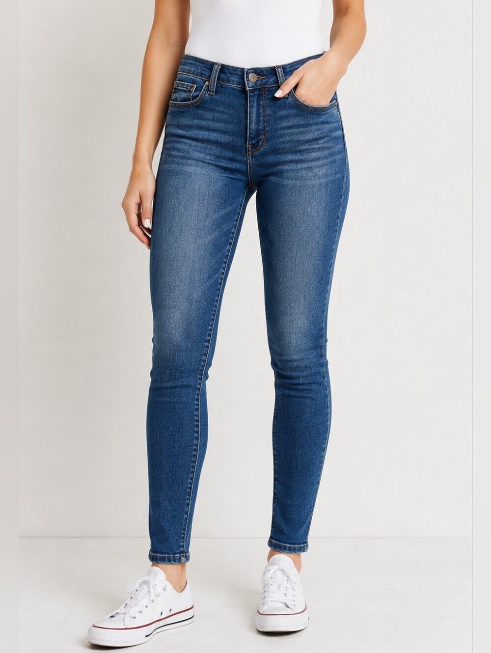 Judy Blue Women's Medium Dark Indigo Skinny Jeans